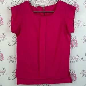 Classic T-shirt bright pink Fuchsia Women's Blouse pleated detail front keyhole